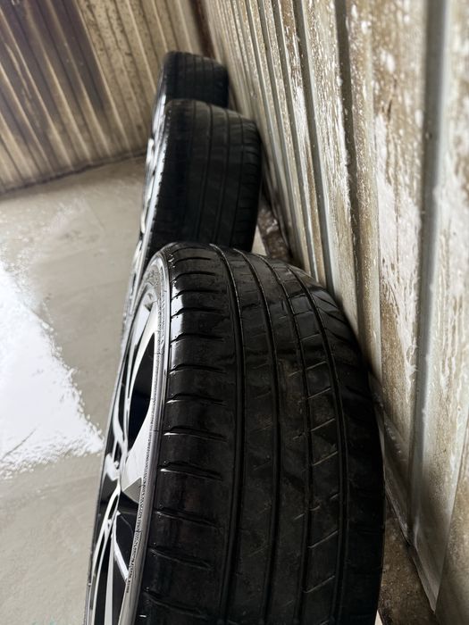 Диск с резиной R17, комплект