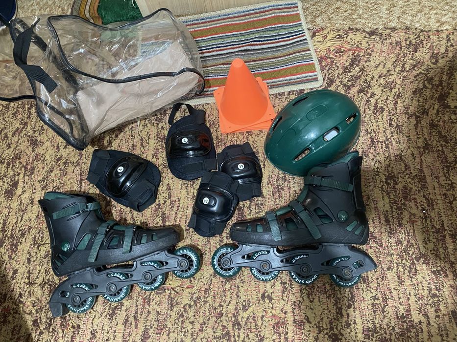 Ролери 25,5 см. стелка комплект наколенки каска