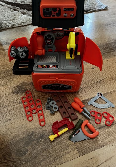 Детска раница с инструменти