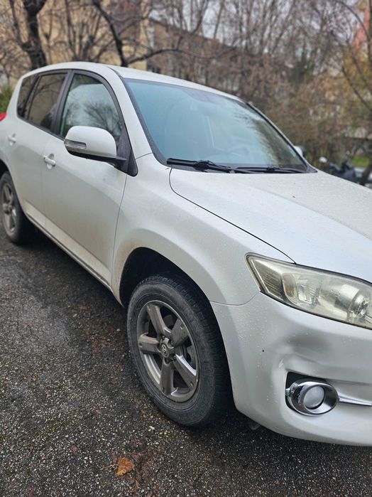 Тойота РАВ 4 2012