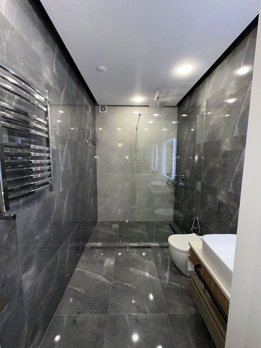 Продается 3х ком. кв-ра, 1-эт, банковская, ор-р: рест-н “Visol”, 120м²