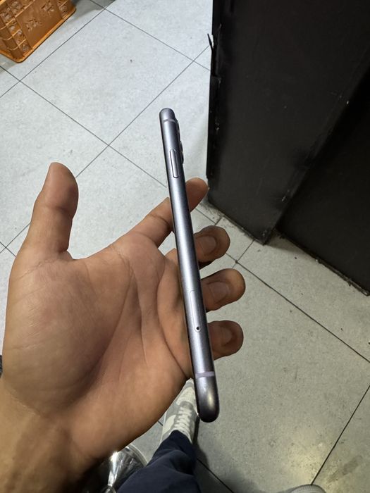 Iphone 11 LLa. 92 yomks