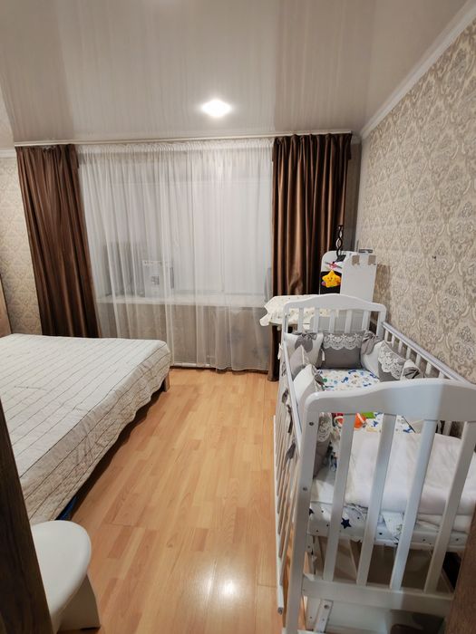 Продам 4 комн. квартиру