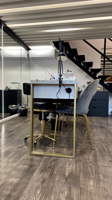 Masă manichiură dubla profesională cu aspirator încorporat