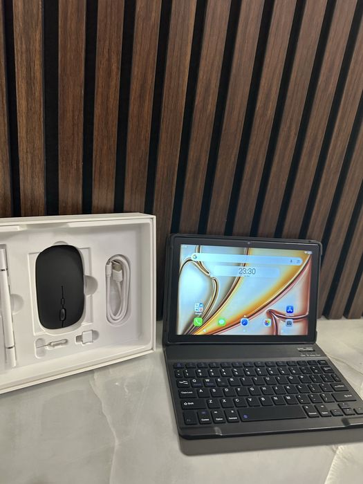 Таблет като лаптоп - с клавиатура, мишка, писалка, слушалки ,4GB памет