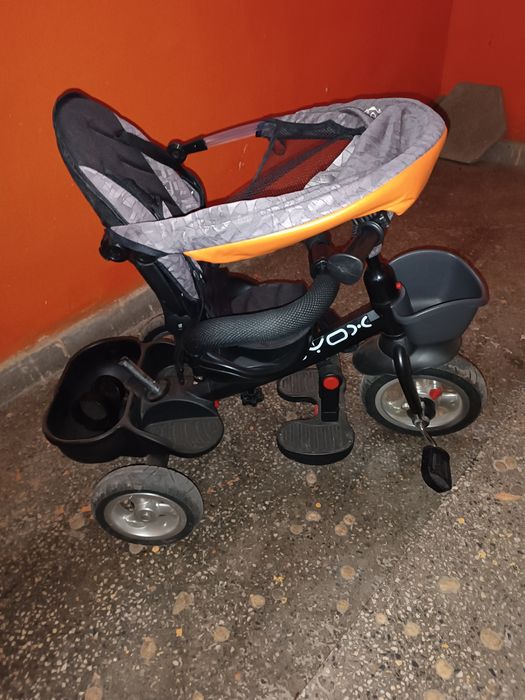 Детско колело с три гуми и дръжка за бутане