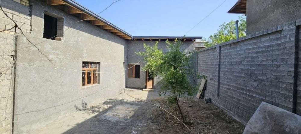 Ахунбабаева худудида жойлашган 6 хонали коробка ховли сотувда