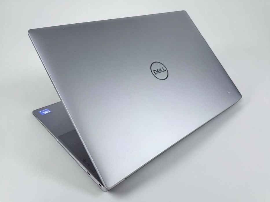 Лаптоп Dell Precision 5690 16" UHD+ Touch Intel Core Ultra 9 32GB RAM 1TB SSD RTX 3500 Ada 12GB Гаранция!