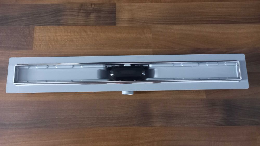 Vând rigolă de duș inox nefolosită