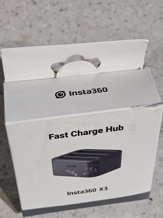 Insta 360 Fast Charge Hub X3