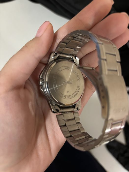 Продаю Часы Casio