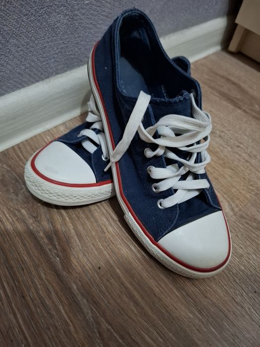 Конверсы женские