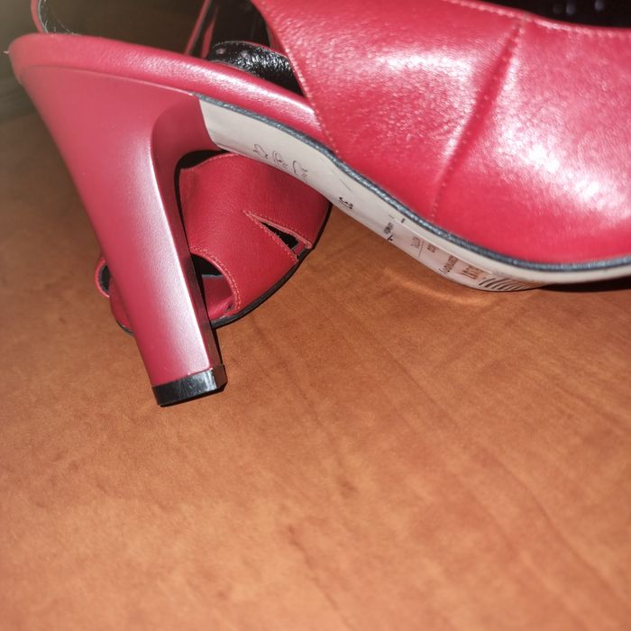 Sandale piele rosii 37 noi