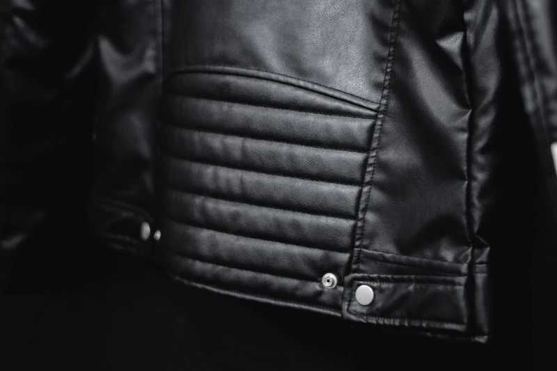 Geaca de piele in stil moto Pull&Bear editie limitata