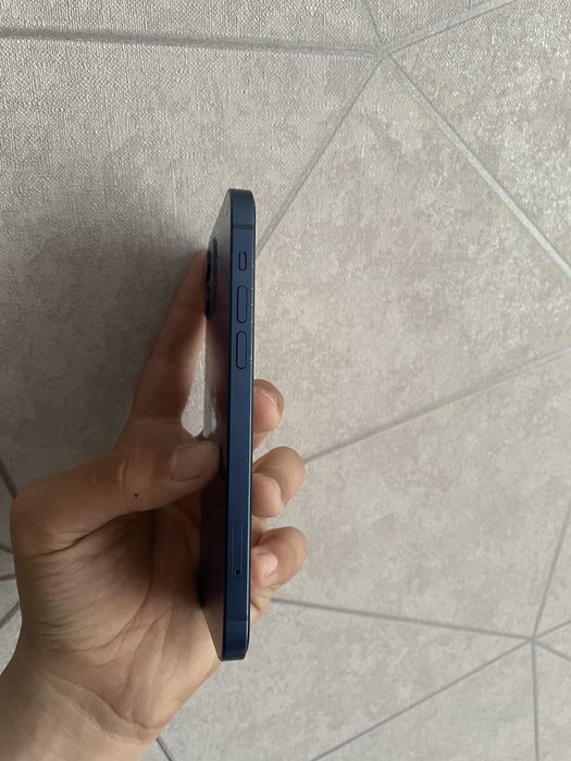 Продам iPhone 12 (blue)