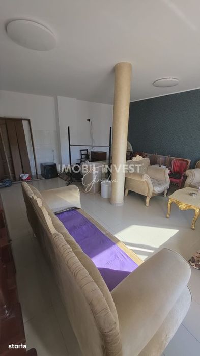 Casa de inchiriat, zona Centru, 2 corpuri, 400 mp teren