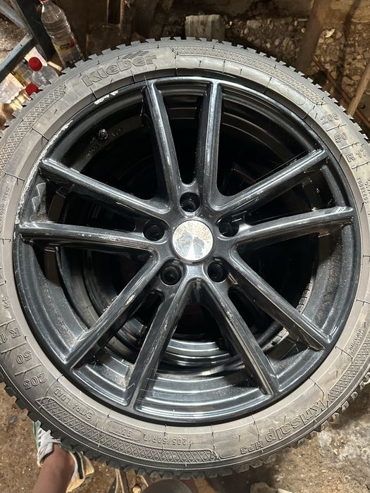 Vand Jante R17 cu Anvelope de iarna