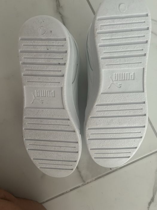 Обувки PUMA чисто нови