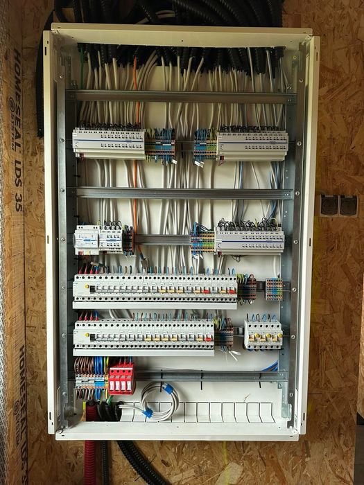 Electrician Interventii