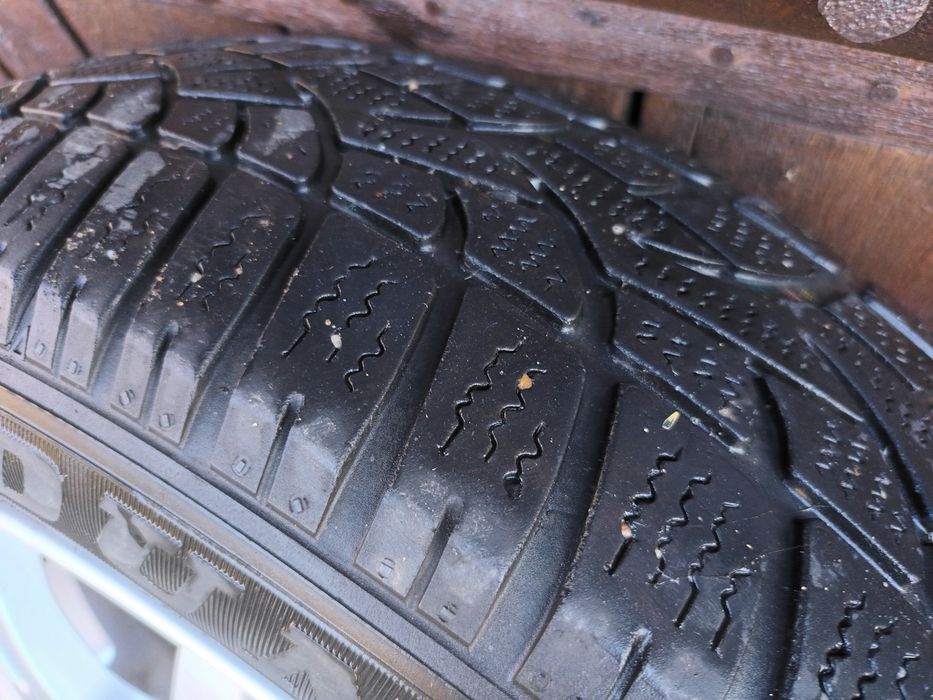 Genti aliaj + cauciucuri iarna Dunlop 175/60 R16