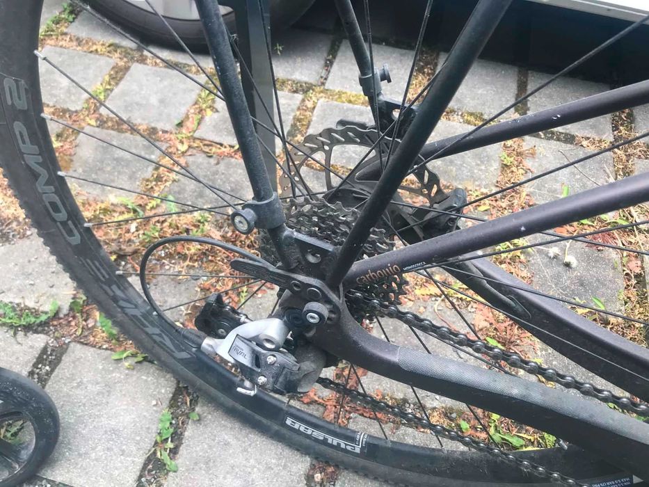 Bicicletă de carbon