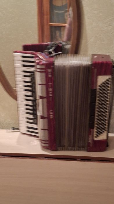 Продам аккордеон немецкий
