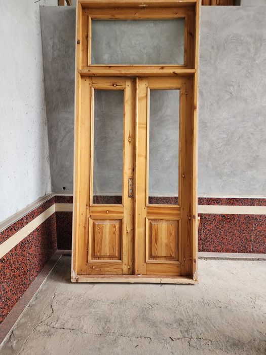 Taxtali eshik va derazalar srochna sotiladi