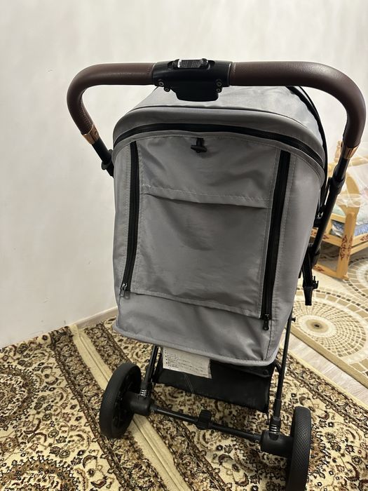 Продаю коляску срочно