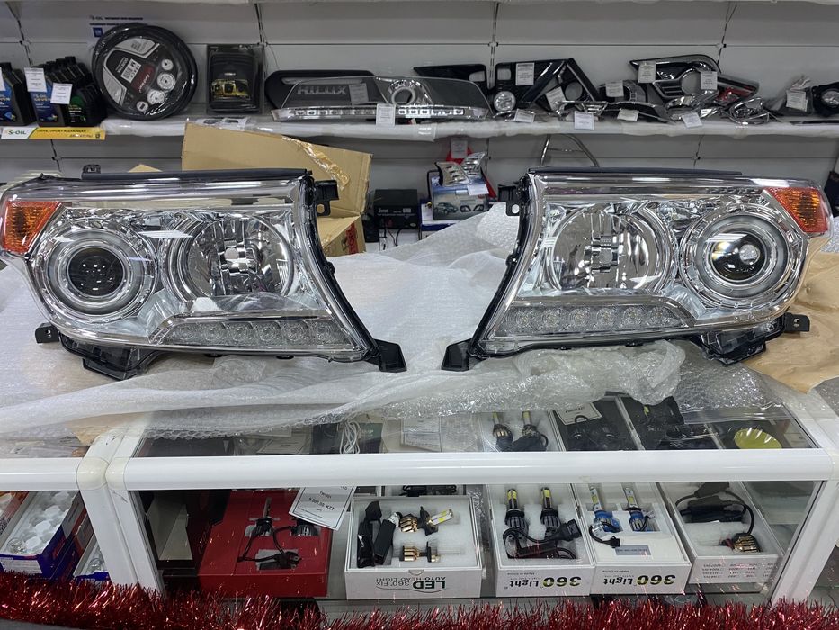 Toyota Land Cruser 200 фары оригигальные (2012-)