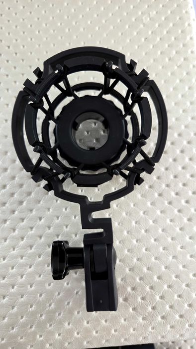 Microfon profesional live stream sau de studiou AKG C3000