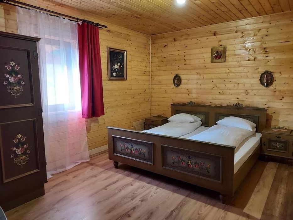 Cabana de închiriat , ciubăr și saună ,  petreceri permise , fără vecini , regim hotelier , cazare în natură