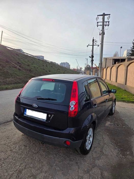 Ford Fiesta 1.3 benzină 2006 – mașină personală, îngrijită, Pantelimon