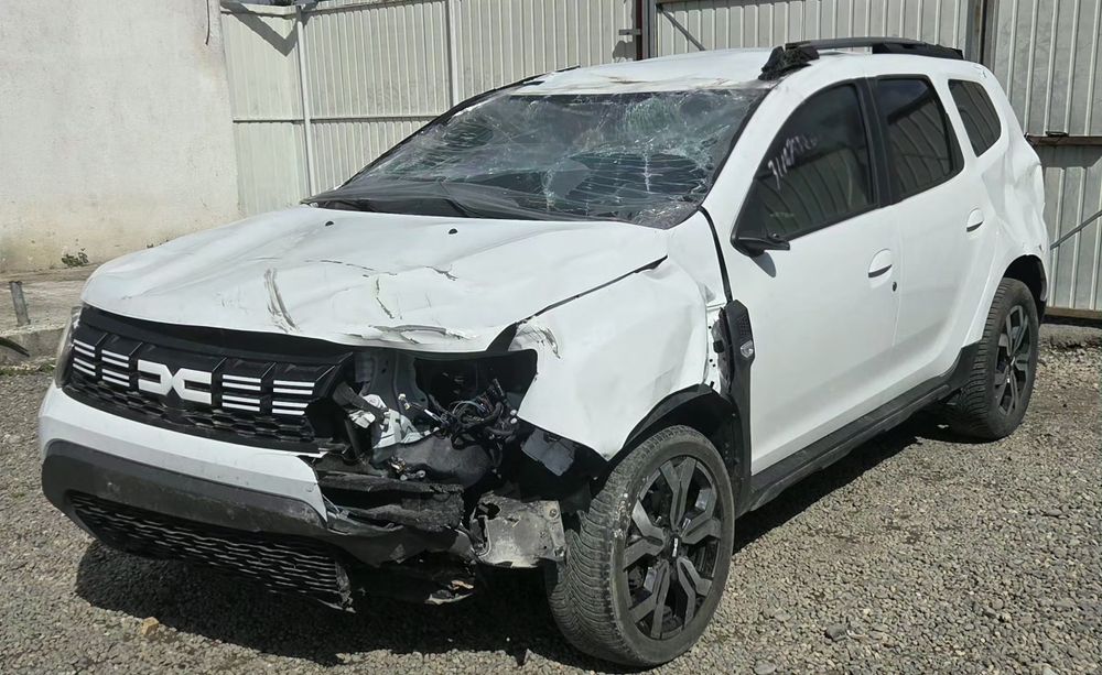 Dacia Duster Avariat 4x4  fab 2024 luna 6 Prestige  Diesel