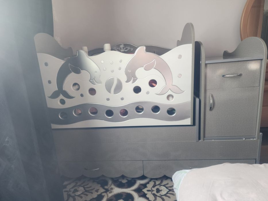 Продаётся кровать ребёнок совсем не лежал на ней.