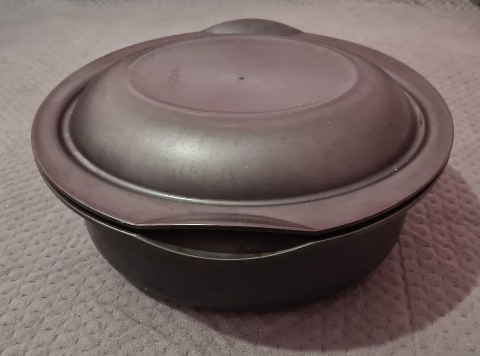 Продавам Тенджера(Тава) Tupperware 5 литра