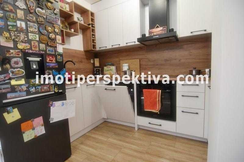 Продава се Тристаен апартамент в Пловдив, Кючук Париж - 98 кв.м за 1888 €/кв.м - Снимка #3