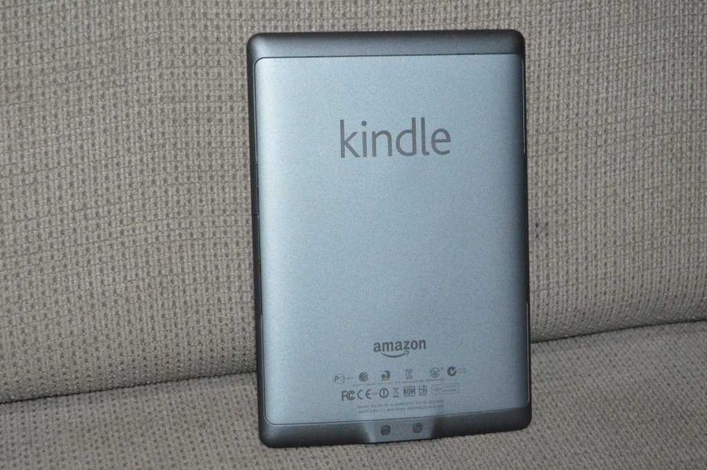 Kindle 4 Model D01100 – E-reader Clasic cu Butoane Fiziologice, Resetat
