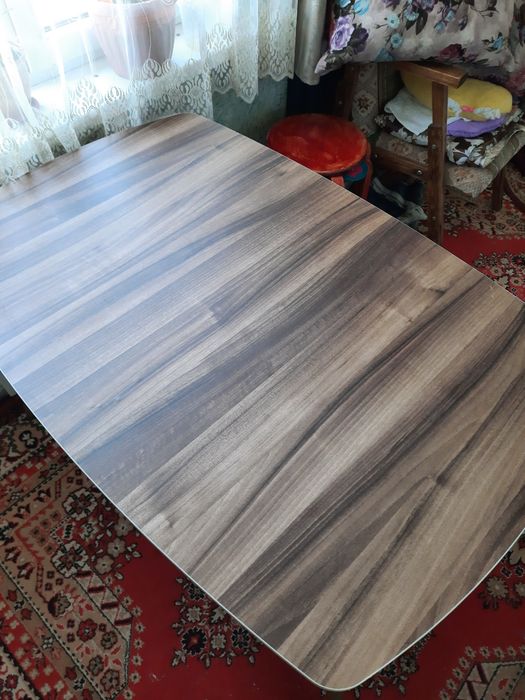 Продам кухонный стол