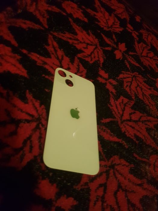 Vând sau schimb iphone 13