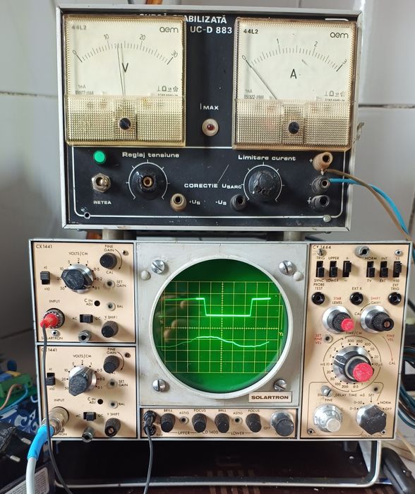 Osciloscop  vindut  ,sursa preț 250 lei. 0-30V-3A