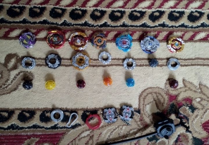 Бейблейд продам всё