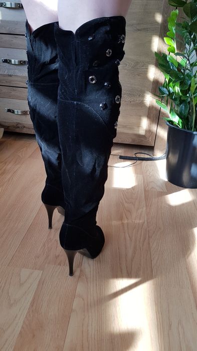 Cizme negre lungi peste genunchi cu geanta
