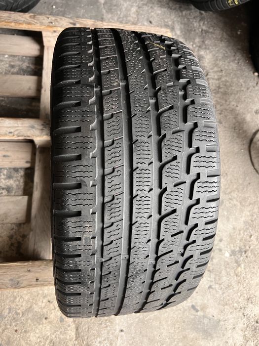 1 anvelopa iarna 245/40/17 , Kumho