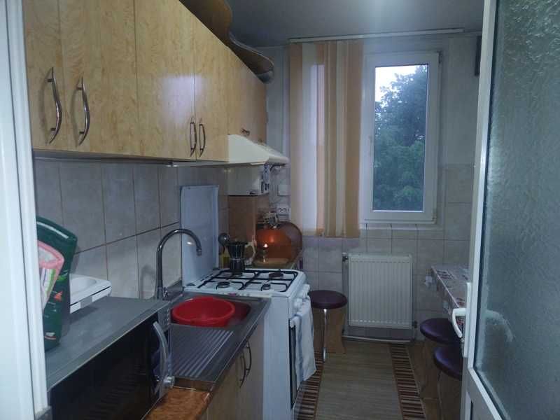Vand urgent Apartament 2 camere zona Carrefour
