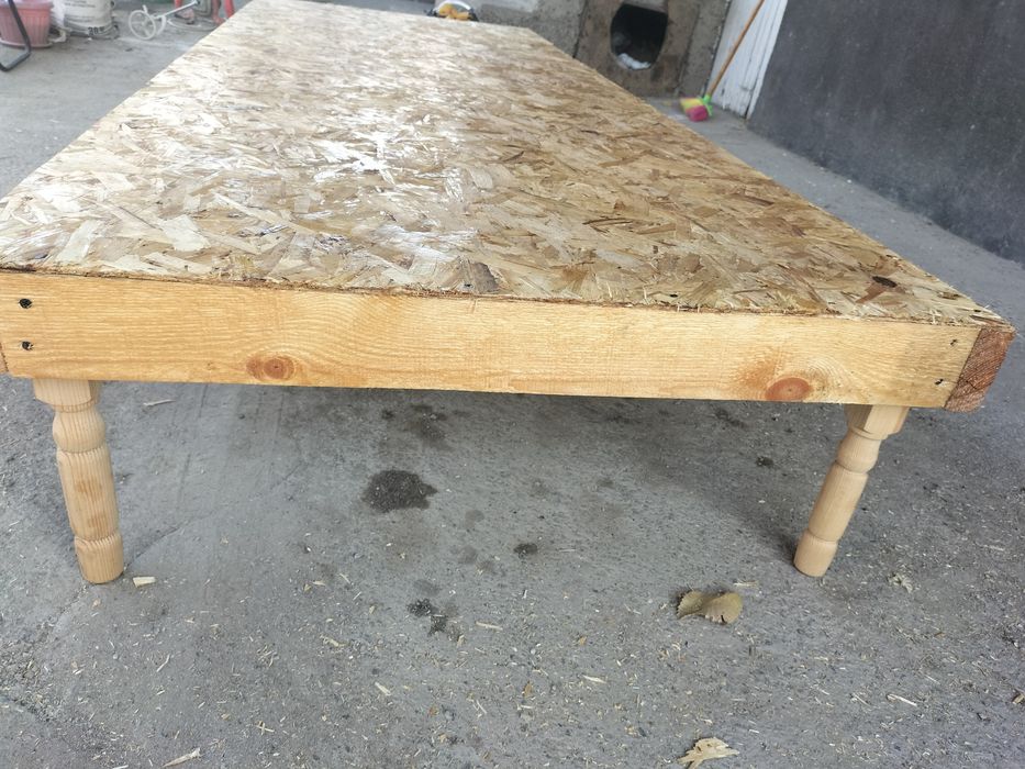 Продам стол деревянный