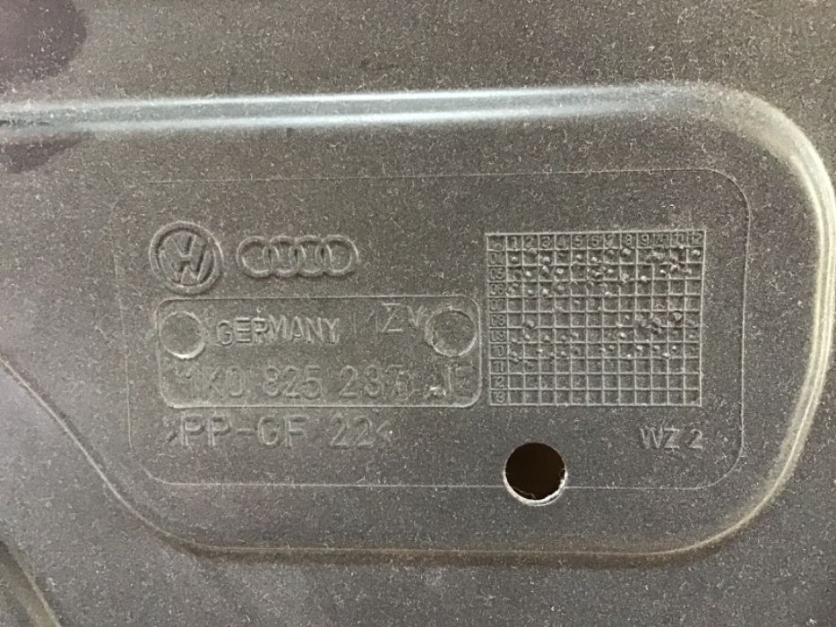 Vând scut motor Volkswagen