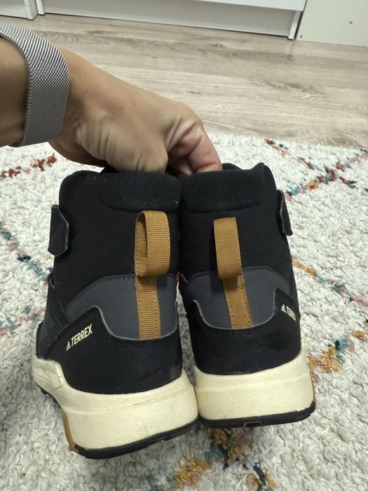 Ghete Adidas terrex snow 35