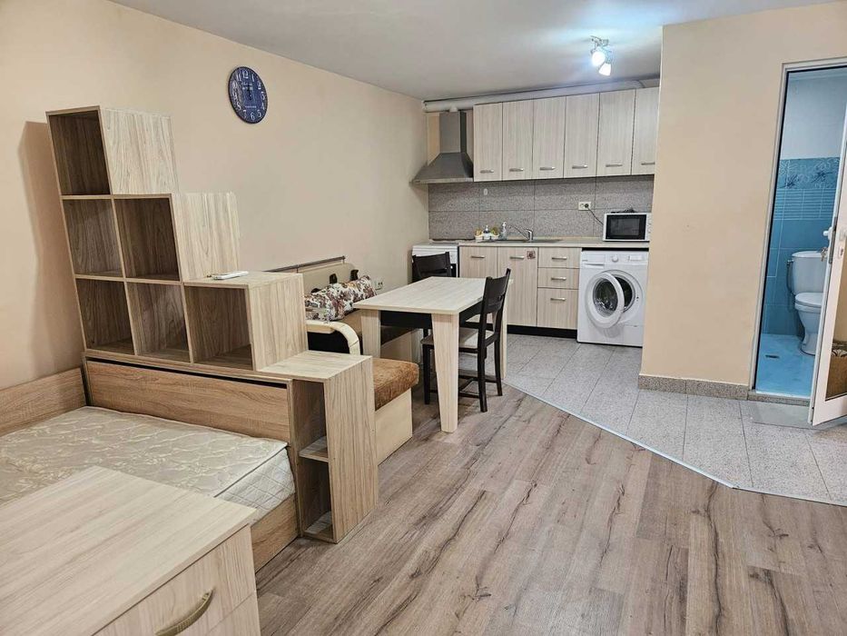 Дава се под наем Едностаен апартамент в Пловдив, Център - 42 кв.м за 195 € - Снимка #1