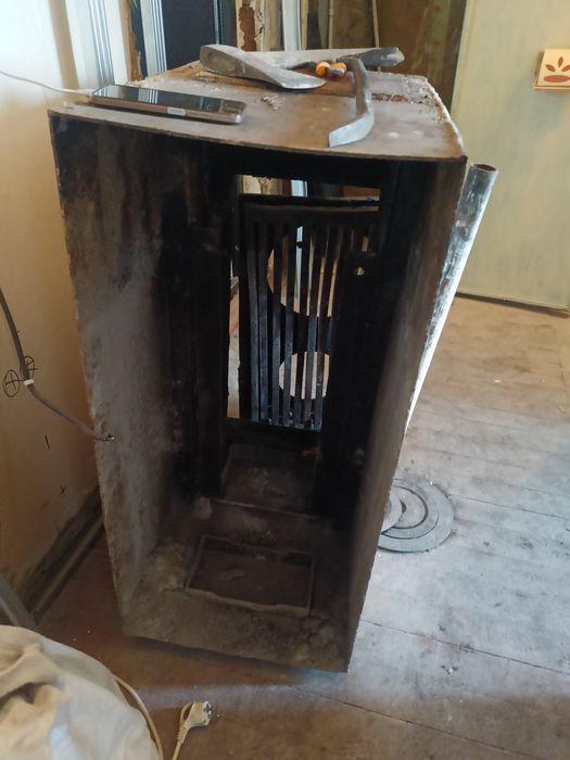 Продам строительный мусор и печку