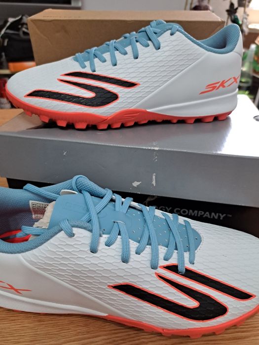 Skechers Football  mas 40